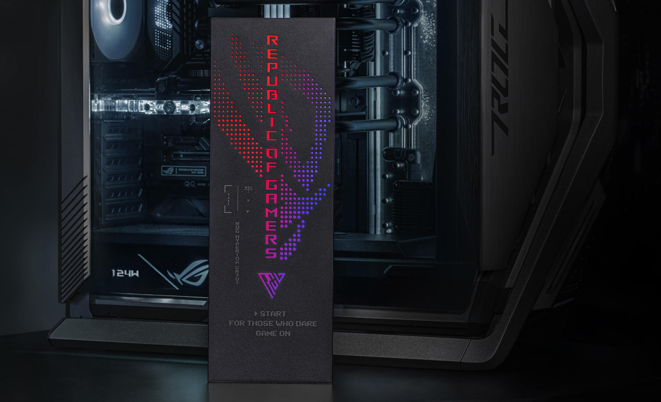 Hyperion 外部已安裝的 ROG 主題燈效面板特寫畫面