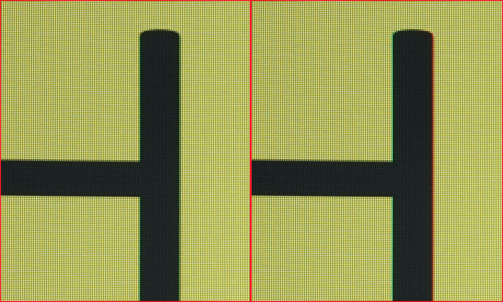 The edges of each letter is clear and crisp. / The edges of each letter shows red and green color fringing.