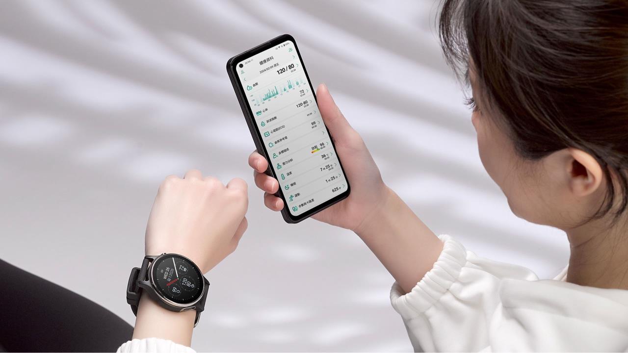 A female is wearing ASUS VivoWatch 6 and checking mobile phone for health data